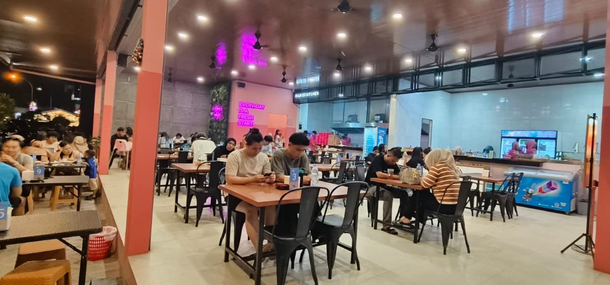 라자 에스 (Raja Es) : 과일이 가득한 마나도의 특별한 디저트