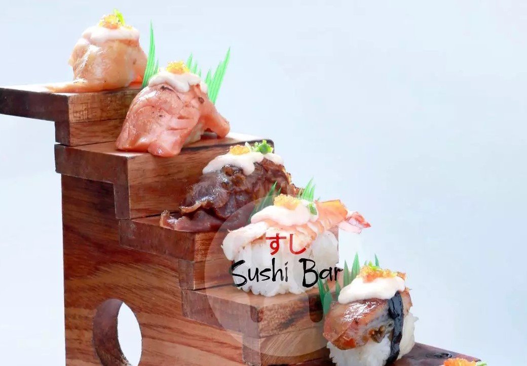 스시 바 마나도 (Sushi Bar Manado): 신선함과 즐거움이 만나는 곳
